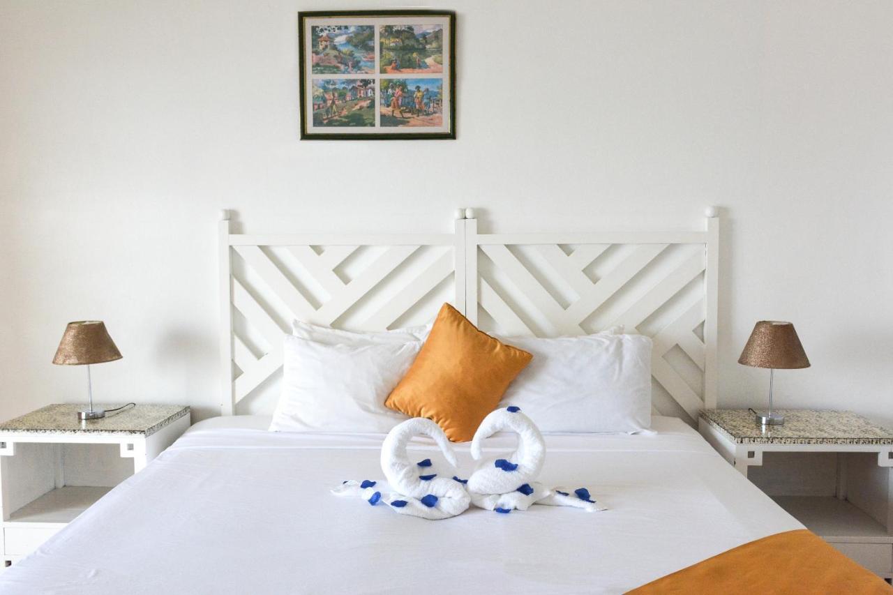 Beach Front Hotel โอโชรีโอส ภายนอก รูปภาพ