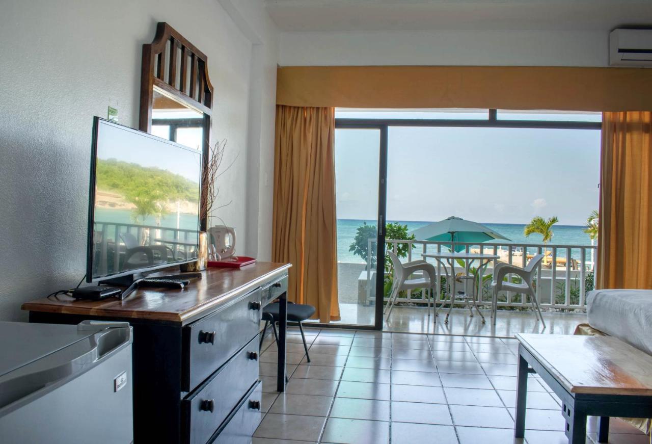 Beach Front Hotel โอโชรีโอส ภายนอก รูปภาพ